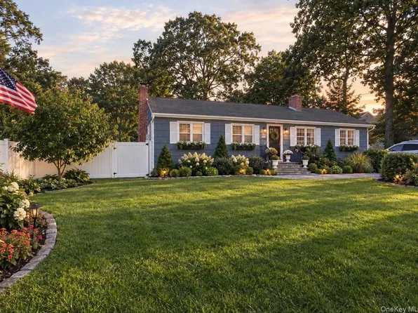 30 Marbeth Circle, Miller Place, NY 11764