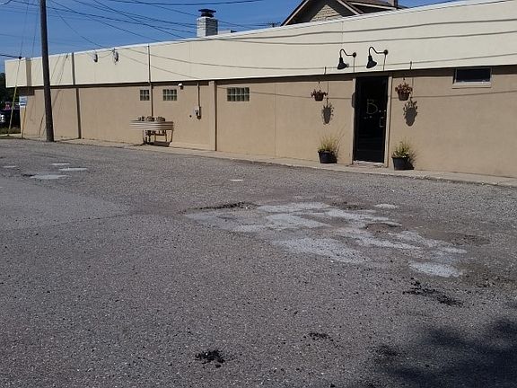 4th image of 52588 Van Dyke Ave Ste A