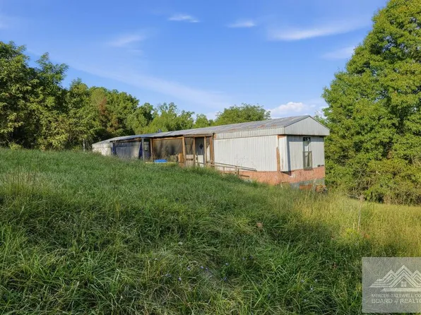 205 Hillside Dr, Christiansburg, VA 24073