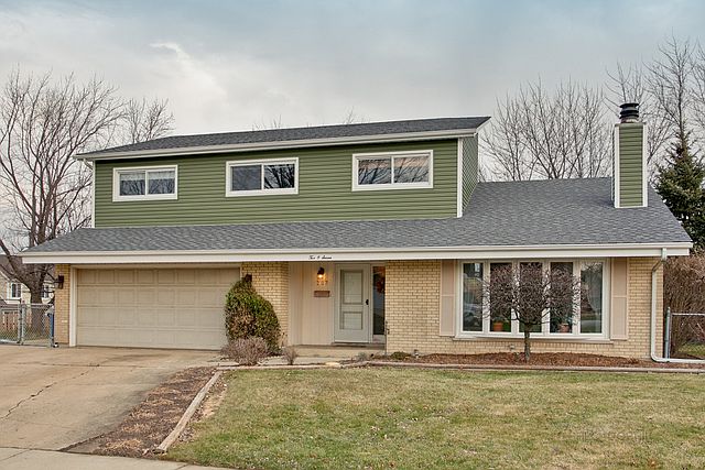 1st image of 207 Acorn Ct