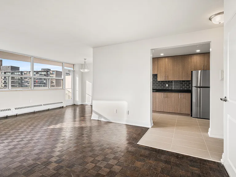 35 Esterbrooke Ave — Photo 18