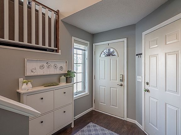 5th image of 105 Sawgrass Ct