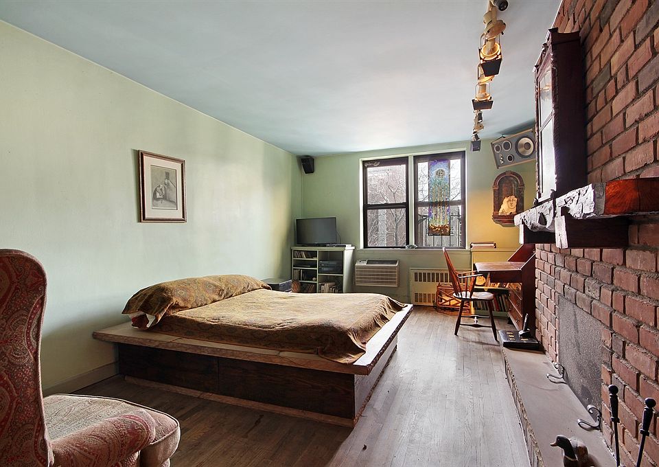 1st image of 244 W 15th St #5B
