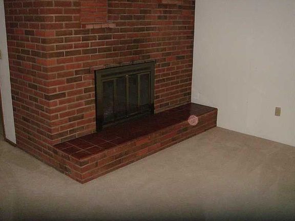 4th image of 1705 Mariposa Ln