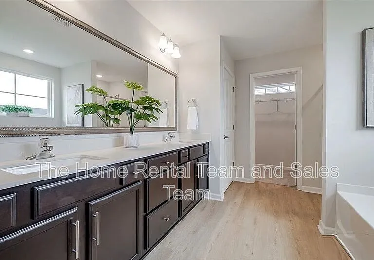 113 Fenway St — Photo 25