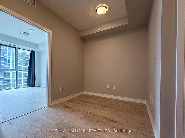 225 Village Green Sq W #605 — Photo 9