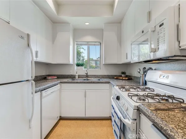 10706 Victory Blvd APT 108, North Hollywood, CA 91606