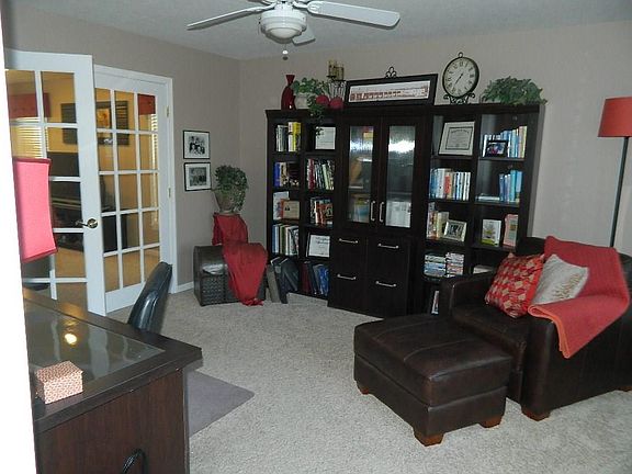 5th image of 1128 Huron Ct