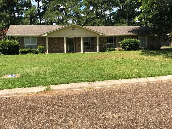 1407 Marcella St, Magnolia, AR 71753