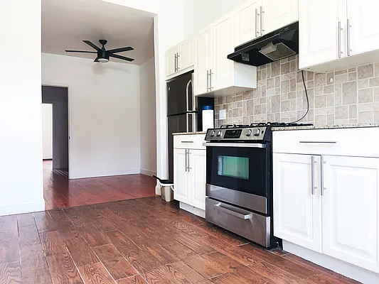 Rented by Stewart Harrison LLC | media 28