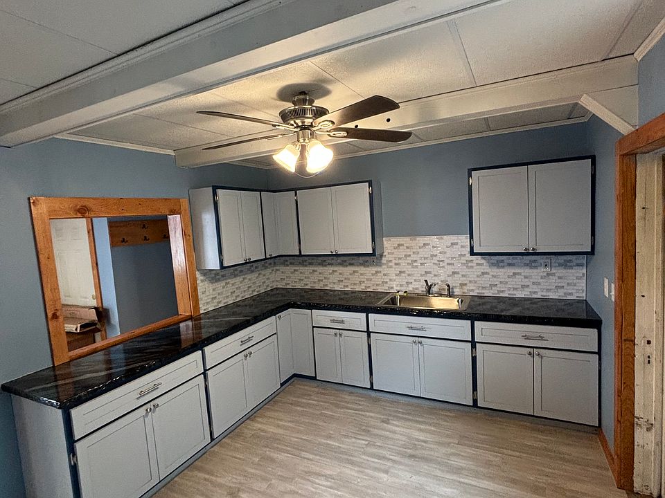 1st image of 135 Kirby Ave