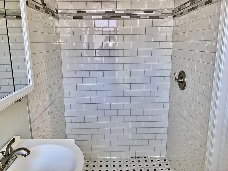 5301 Catharine Street — Photo 6