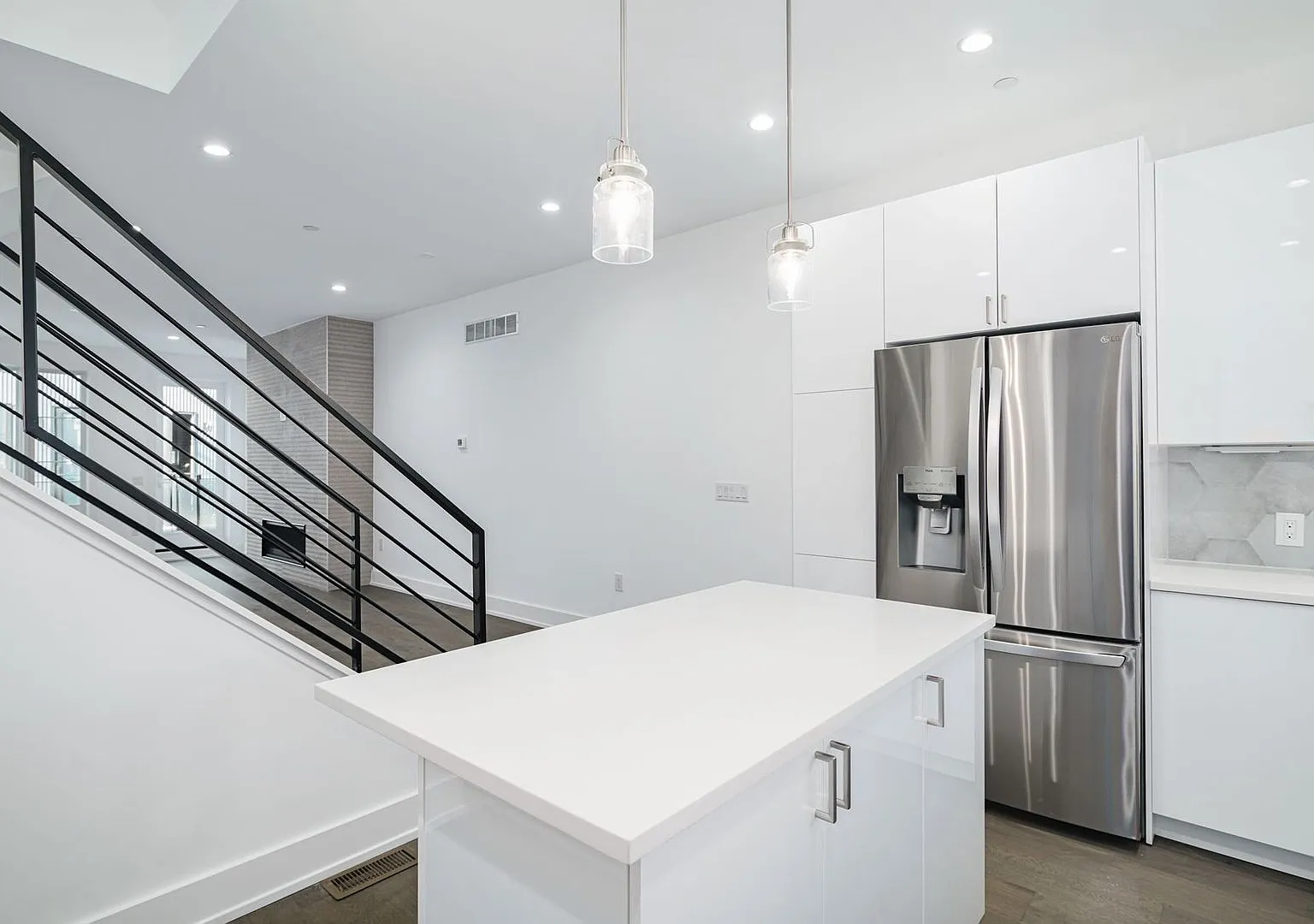 New Construction Rental. Located In "Booming" Old Kensington — Photo 1