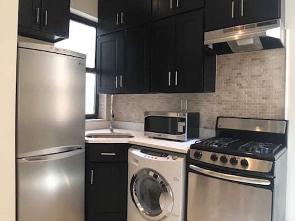 3rd image of 216 W 108th St APT 2R