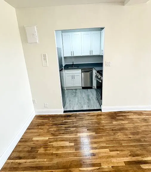 Wendell St — Photo 12