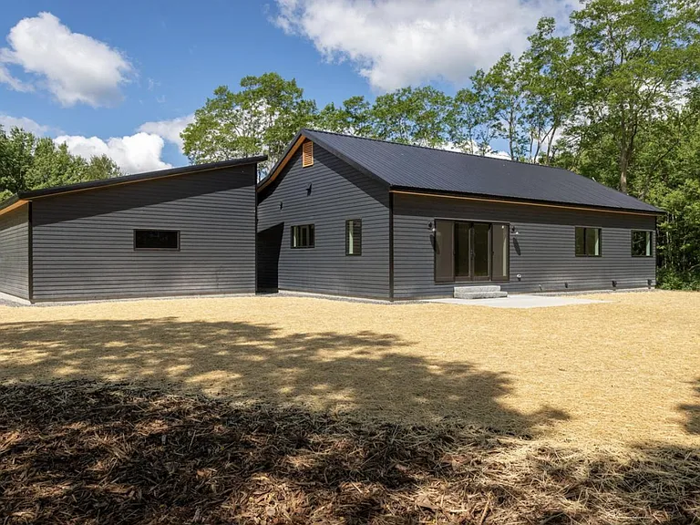 189 Oak Ridge Rd — Photo 1
