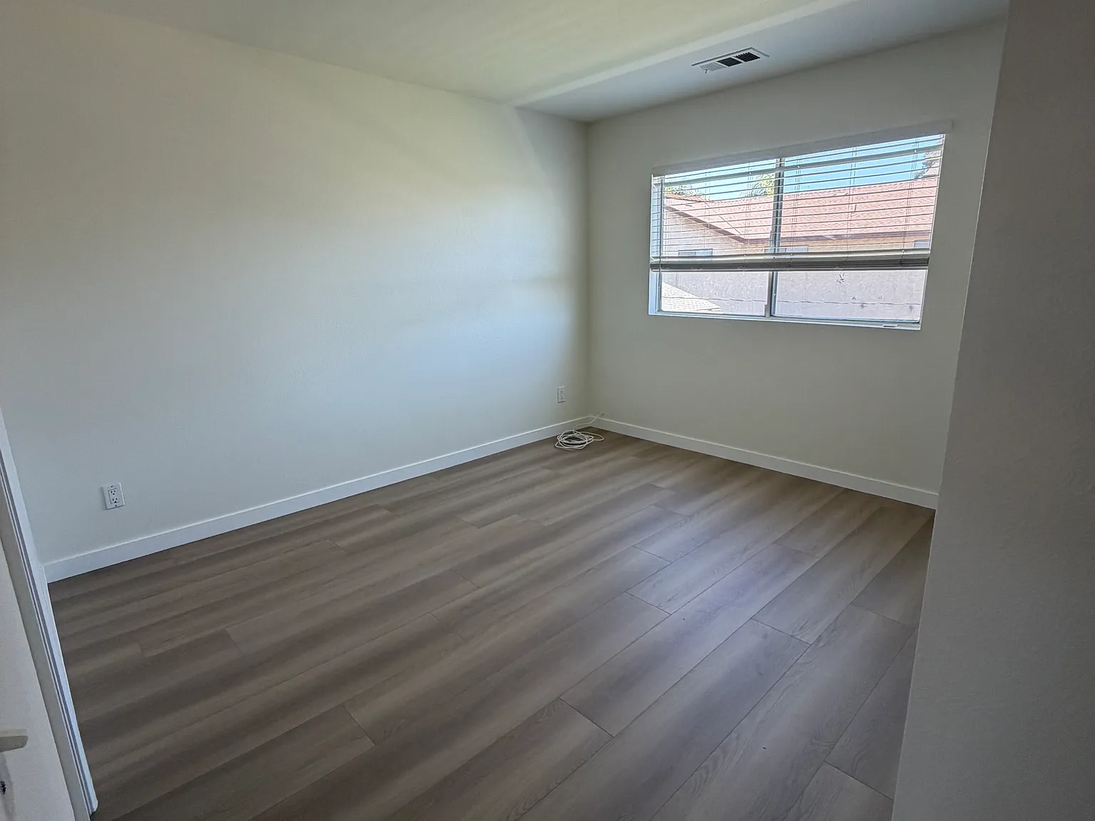 2 bed, 900 sqft, $2,750 — Photo 3