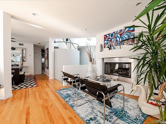 4th image of 17 New York Avenue #House