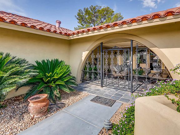 3rd image of 17414 N Country Club Dr