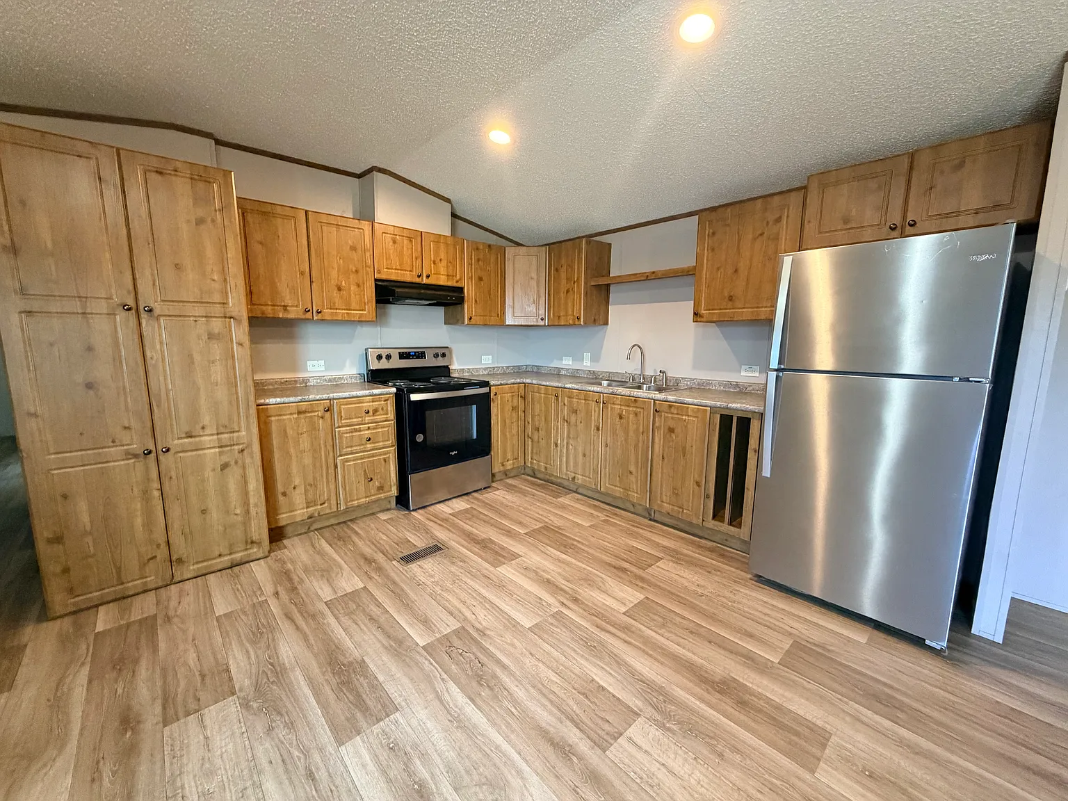 2 bed, 896 sqft, $900 — Photo 3
