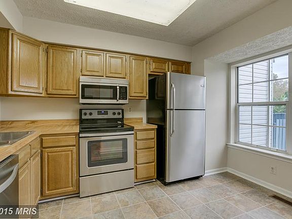 2nd image of 342 Barrister Ct
