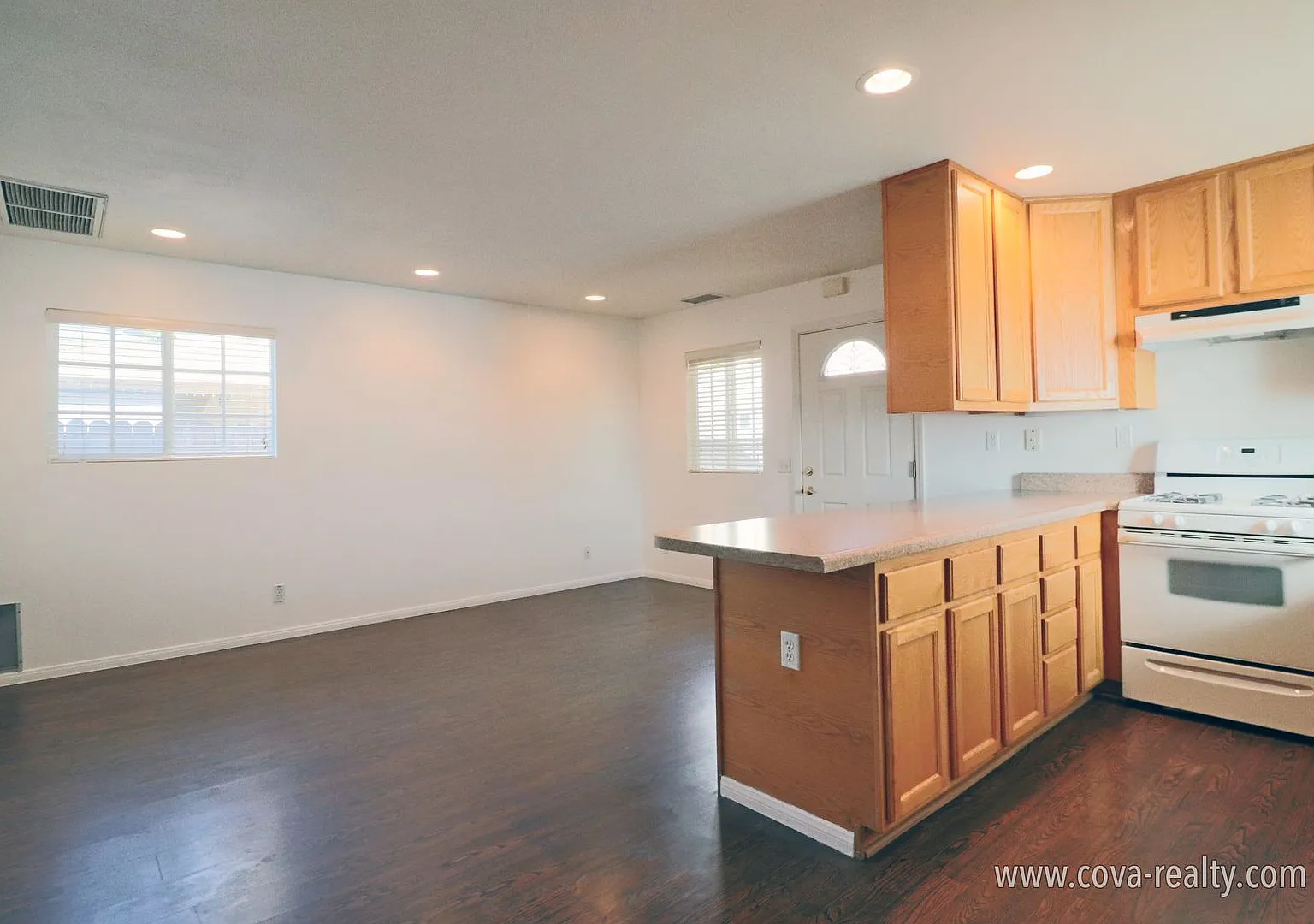 3115 Dwight Avenue — Photo 4