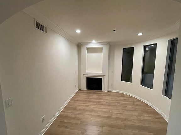 2nd image of 540 N Rossmore Ave APT 306