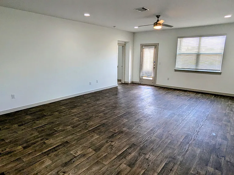 13804 Clerk St — Photo 6