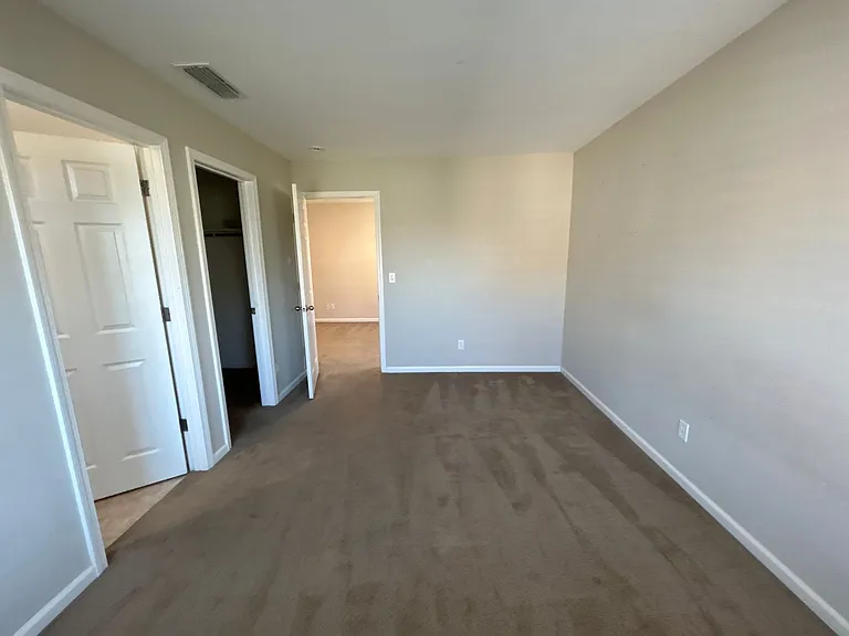 212 Riverbend Ln — Photo 25