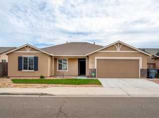 5560 E Burns Ave, Fresno, CA 93727