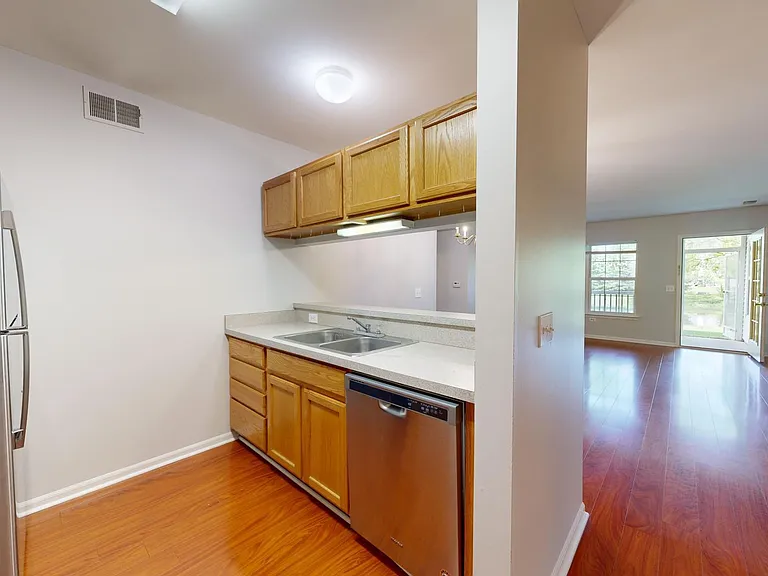 2771 S Knightsbridge Cir — Photo 3