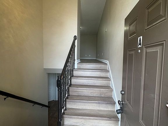4th image of 1732 Thistlewood Dr Unit A