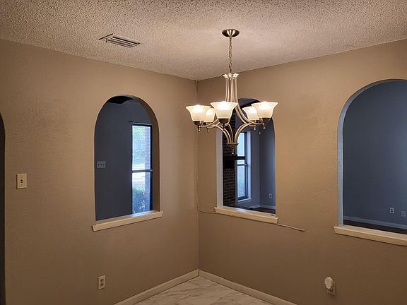 3rd image of 3009 O'Henry Dr