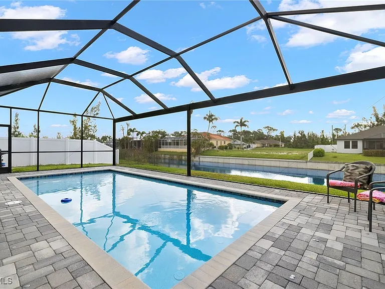 1137 SW 18th Ct — Photo 23