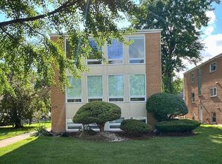 3014 Harlem Ave APT 1, Riverside, IL 60546