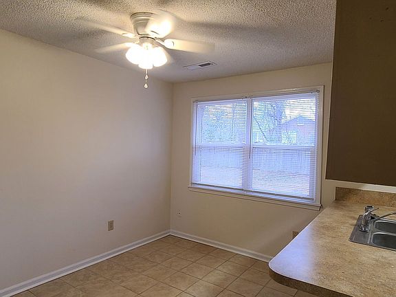 4th image of 102 Froman Dr