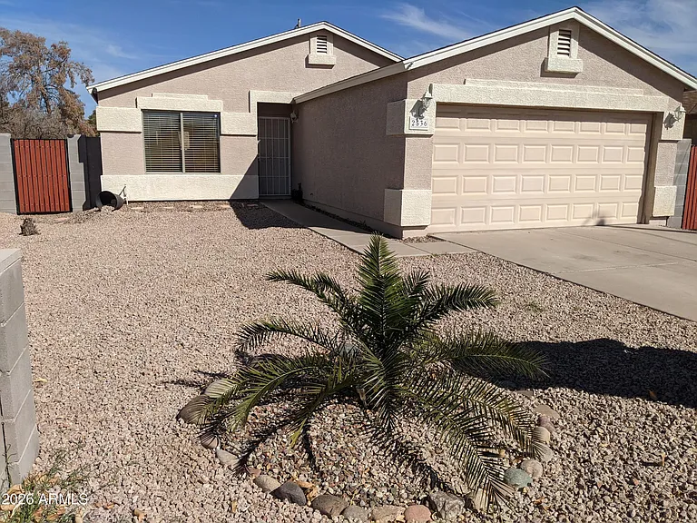 2536 E McArthur Dr — Photo 1
