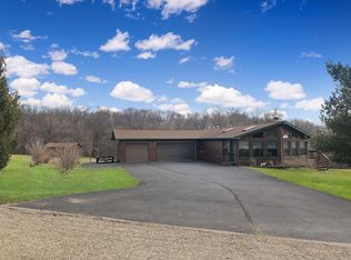 27-27 Ridgeview Dr, Lanark, IL 61046