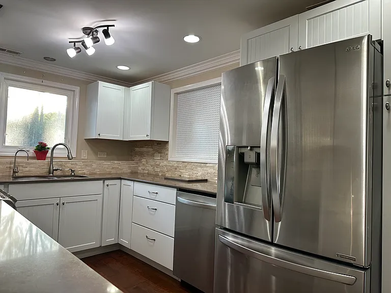 409 S Commonwealth Ave — Photo 9