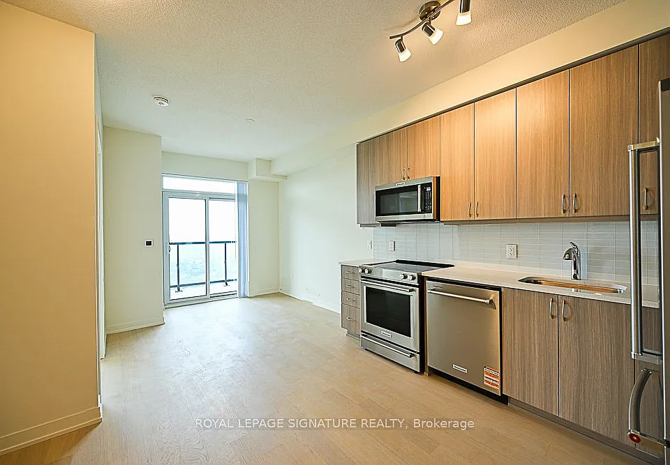 38 Annie Craig Dr #Penthouse 209