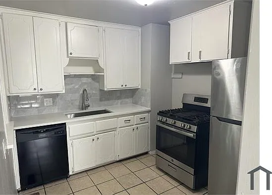 3 bed, 999 sqft, $1,200 — Photo 3