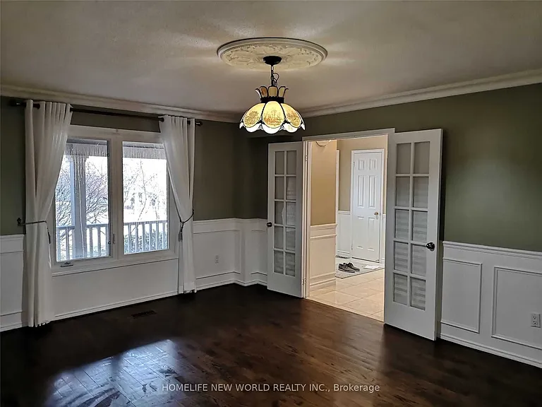 41 Ambleside Cres — Photo 12