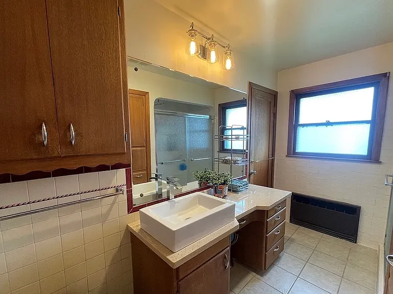 816 W Pioneer — Photo 7