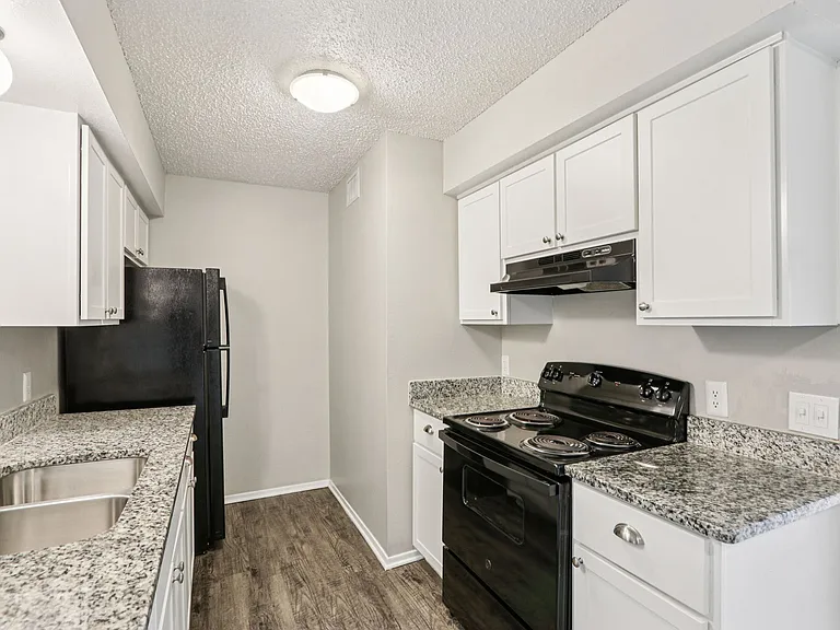 A1 - 1BD, 1BA - 707SF - Kitchen