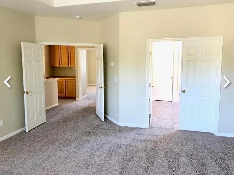 4912 Knights Way — Photo 4