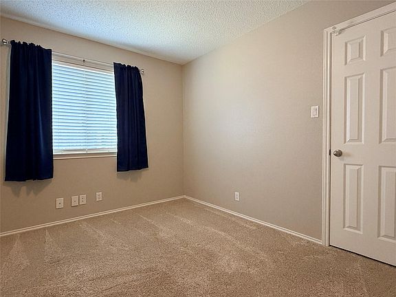 5th image of 14906 Snelling Dr