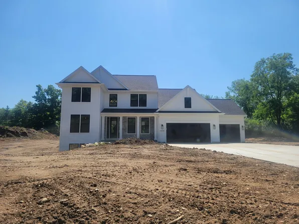 10438 Country Club Dr, Richland, MI 49083
