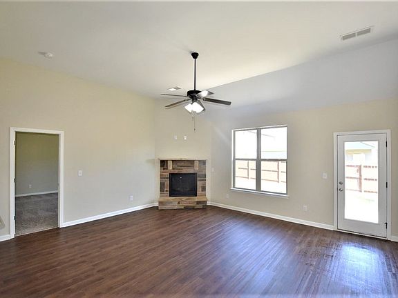2nd image of 2207 Medlock Ln