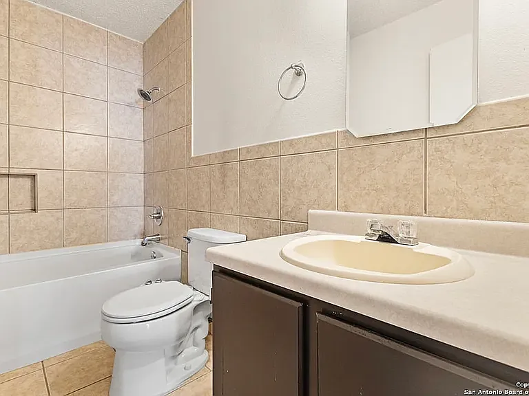 9806 Kelton Dr — Photo 17