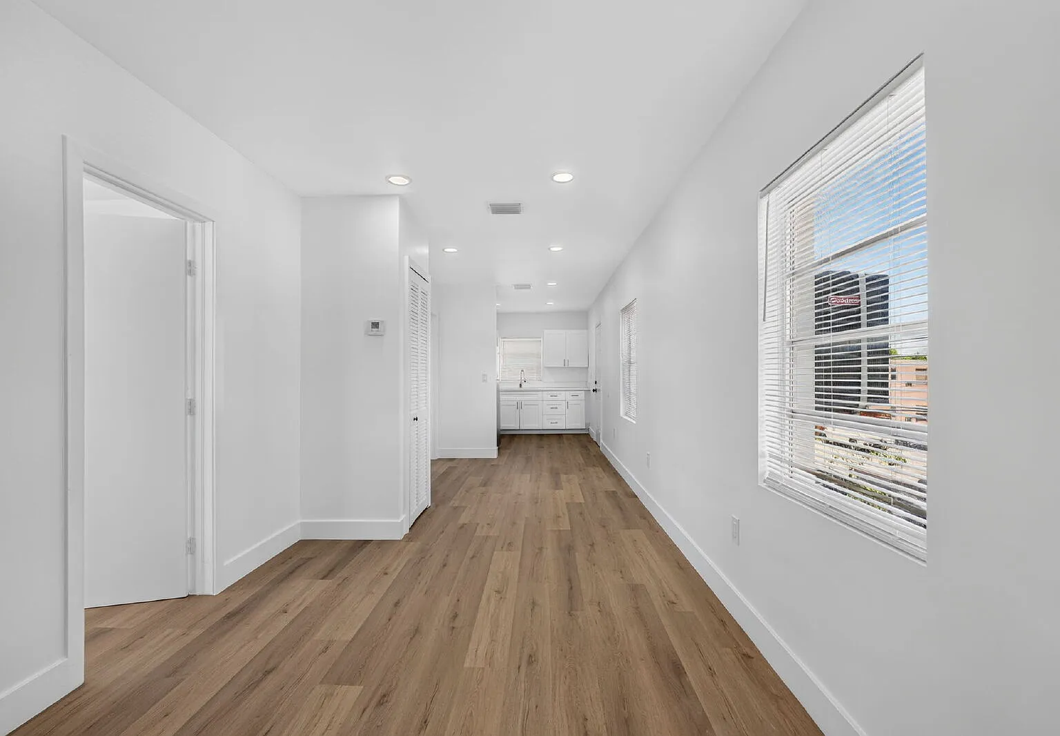 2 bed, 1.0 bath, $2,350 — Photo 4